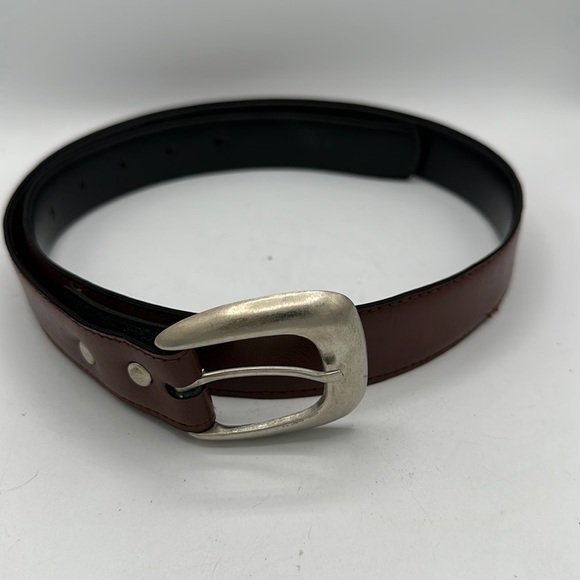 Brown belt with silver buckle - Picture 1 of 7